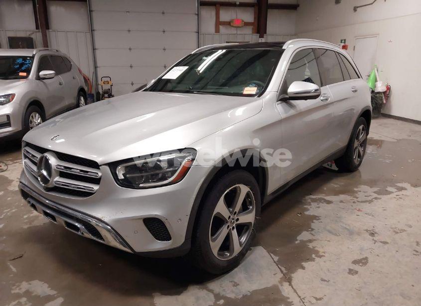 Photo 2 of 2020 Mercedes-benz Glc 300 4MATIC (VIN WDC0G8EB9LF686846)