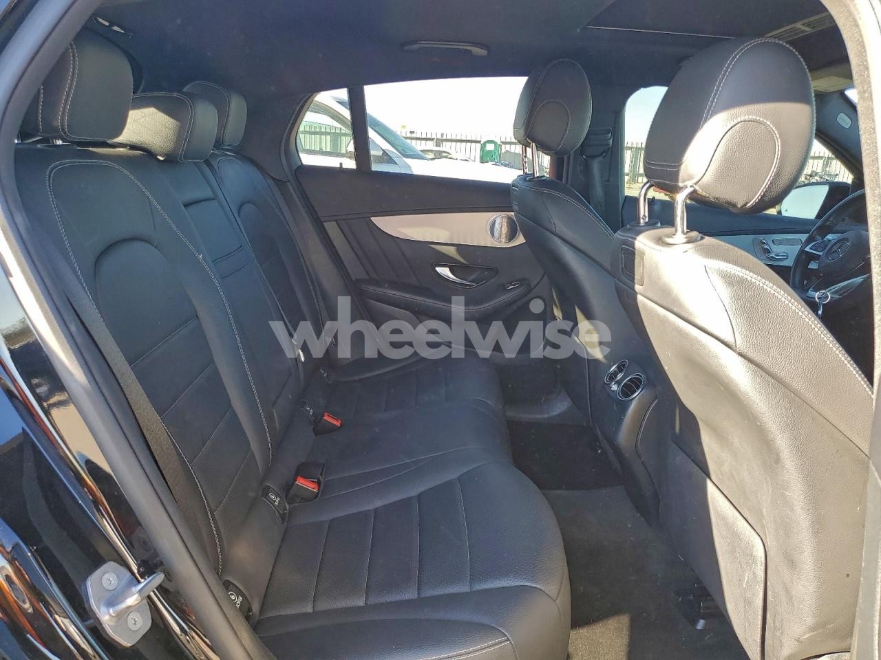 Photo 11 of 2019 MERCEDES-BENZ GLC COUPE 300 4MATIC N/A (VIN WDC0J4KB5KF624499)