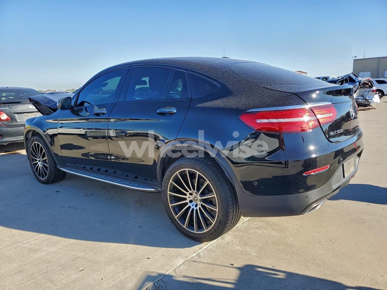 Photo 2 of 2019 MERCEDES-BENZ GLC COUPE 300 4MATIC N/A (VIN WDC0J4KB5KF624499)