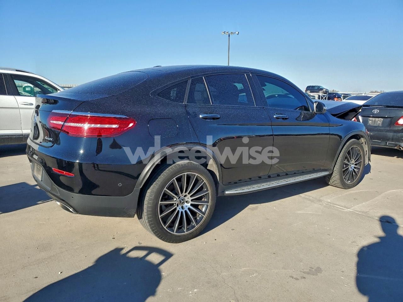 Photo 3 of 2019 MERCEDES-BENZ GLC COUPE 300 4MATIC N/A (VIN WDC0J4KB5KF624499)