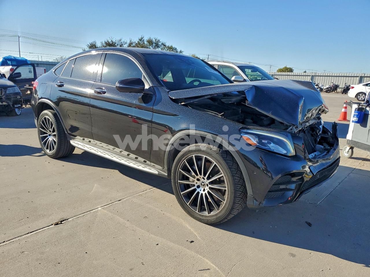 Photo 4 of 2019 MERCEDES-BENZ GLC COUPE 300 4MATIC N/A (VIN WDC0J4KB5KF624499)