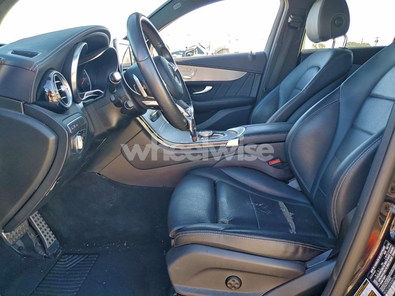 Photo 7 of 2019 MERCEDES-BENZ GLC COUPE 300 4MATIC N/A (VIN WDC0J4KB5KF624499)