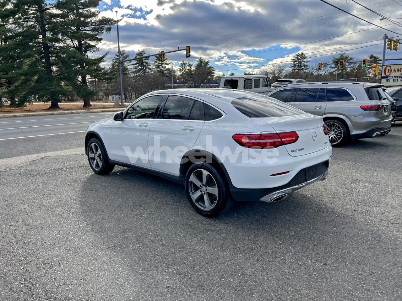Photo 3 of 2017 MERCEDES-BENZ GLC COUPE 300 4MATIC (VIN WDC0J4KB9HF155815)