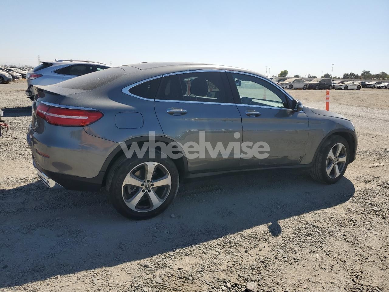 Photo 3 of 2019 MERCEDES-BENZ GLC COUPE 300 4MATIC (VIN WDC0J4KB9KF557552)