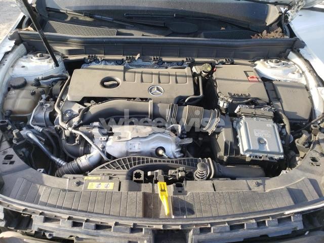 Photo 9 of 2020 MERCEDES-BENZ GLB 250 (VIN WDC4M4GBXLW011829)