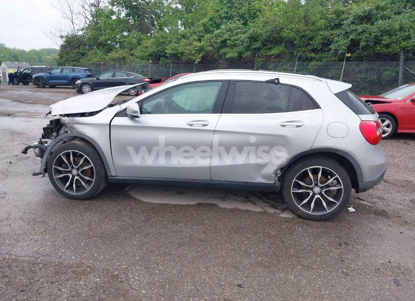 Photo 15 of 2015 Mercedes-benz Gla 250 (VIN WDCTG4EB1FJ128030)