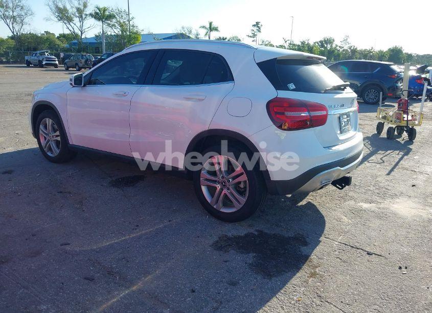 Photo 3 of 2020 Mercedes-benz Gla 250 (VIN WDCTG4EB1LU028522)