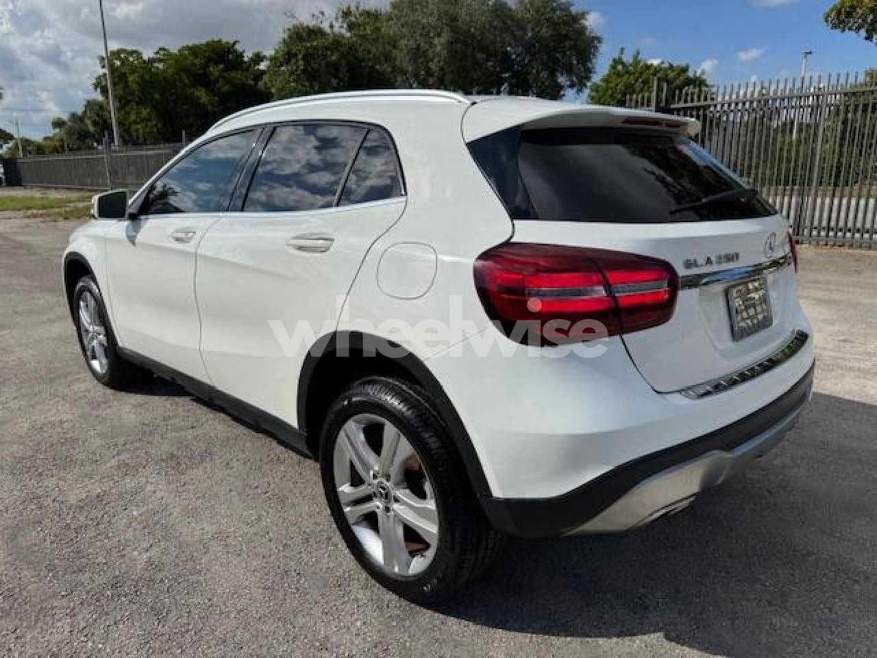 Photo 2 of 2019 MERCEDES-BENZ GLA 250 (VIN WDCTG4EB3KJ551881)