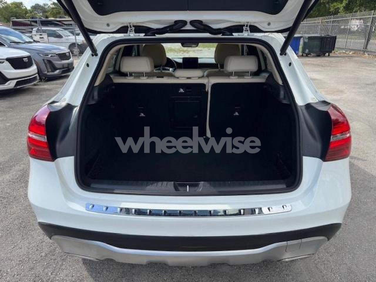 Photo 6 of 2019 MERCEDES-BENZ GLA 250 (VIN WDCTG4EB3KJ551881)