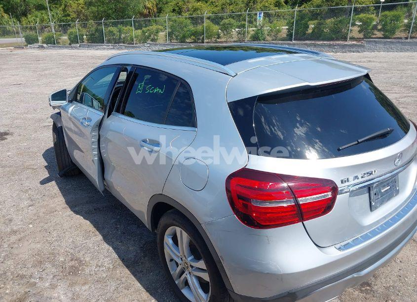 Photo 3 of 2019 Mercedes-benz Gla 250 (VIN WDCTG4EB6KU000469)