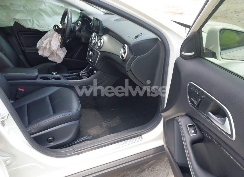 Photo 5 of 2015 Mercedes-benz Gla 250 (VIN WDCTG4EB7FJ110325)