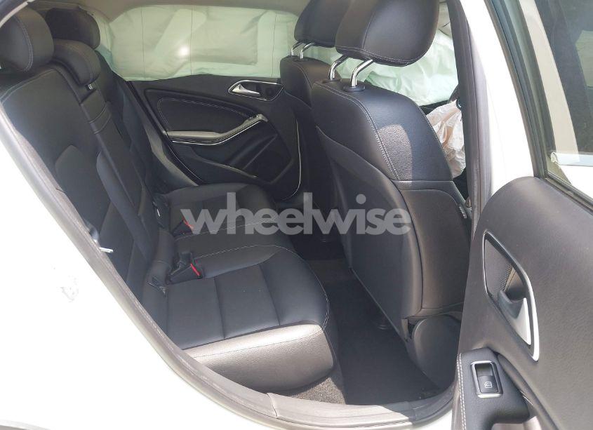 Photo 8 of 2015 Mercedes-benz Gla 250 (VIN WDCTG4EB7FJ110325)