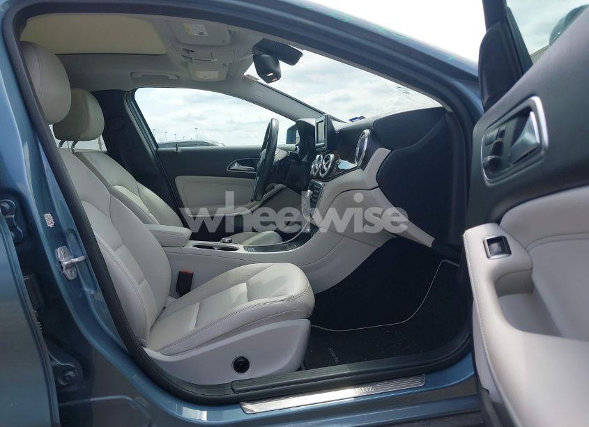 Photo 5 of 2015 Mercedes-benz Gla 250 (VIN WDCTG4EB8FJ183896)