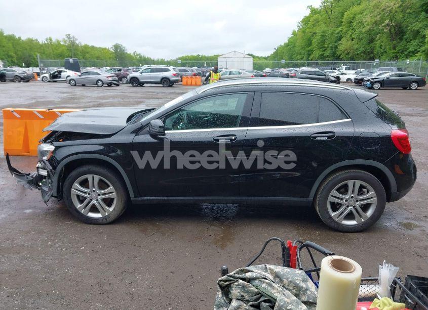 Photo 14 of 2015 Mercedes-benz Gla 250 4MATIC (VIN WDCTG4GB1FJ184174)