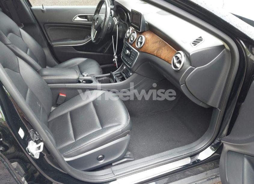 Photo 5 of 2015 Mercedes-benz Gla 250 4MATIC (VIN WDCTG4GB1FJ184174)