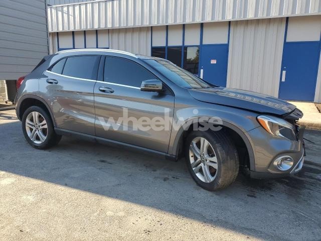 Photo 2 of 2018 MERCEDES-BENZ GLA 250 4MATIC N/A (VIN WDCTG4GB1JJ412960)