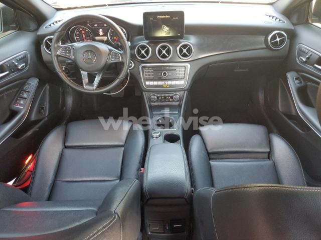 Photo 5 of 2018 MERCEDES-BENZ GLA 250 4MATIC N/A (VIN WDCTG4GB1JJ412960)