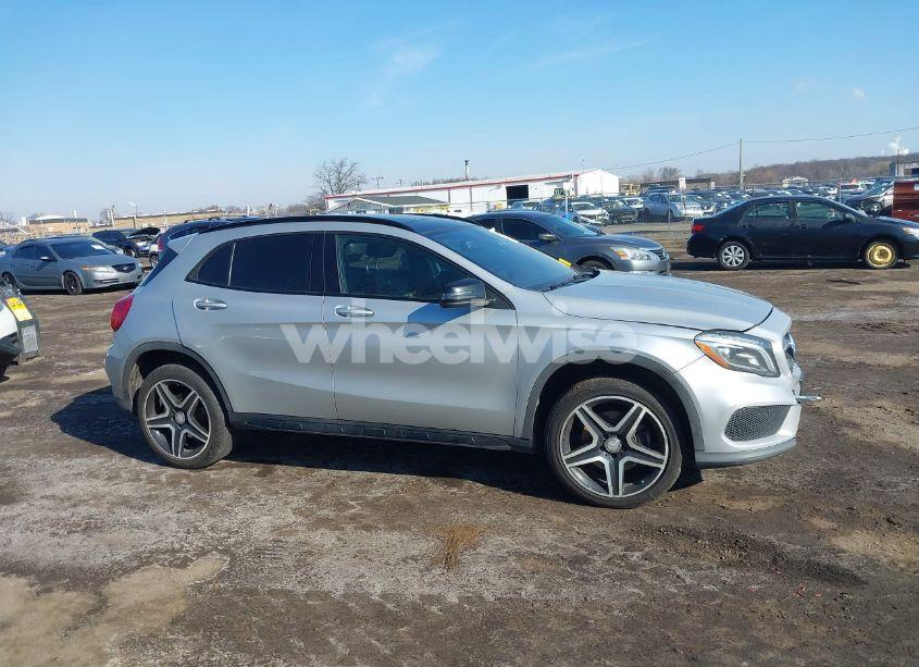 Photo 13 of 2016 Mercedes-benz Gla 250 4MATIC (VIN WDCTG4GB2GJ253228)
