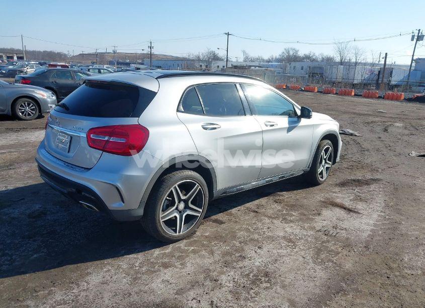 Photo 4 of 2016 Mercedes-benz Gla 250 4MATIC (VIN WDCTG4GB2GJ253228)
