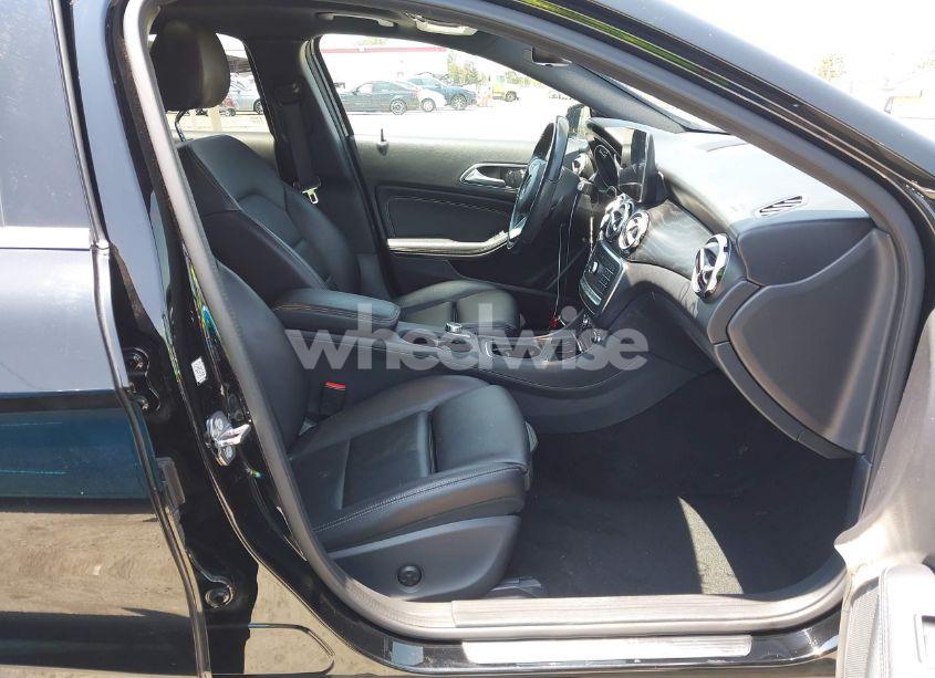 Photo 5 of 2019 Mercedes-benz Gla 250 4MATIC (VIN WDCTG4GB2KJ579667)