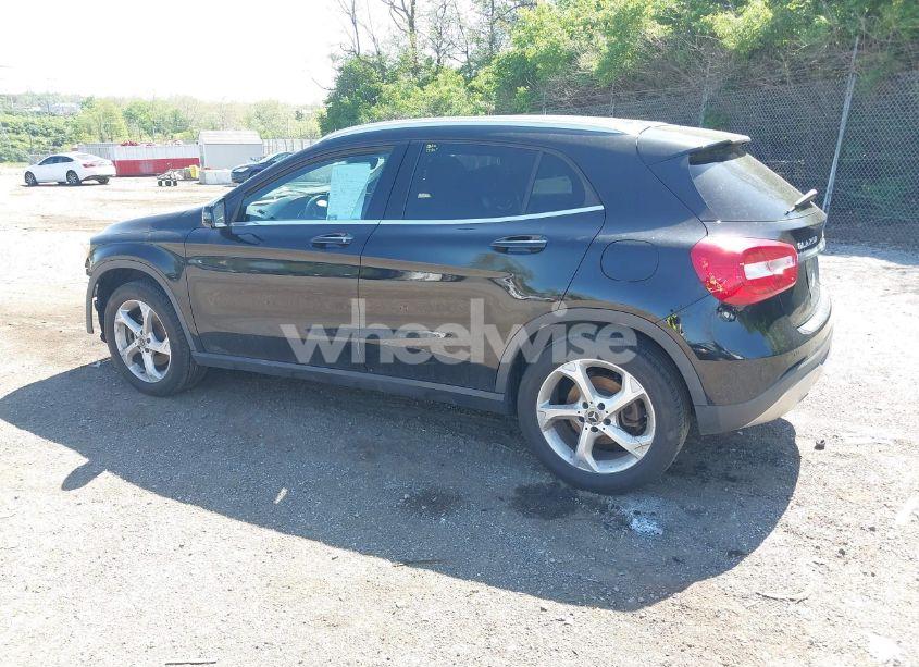 Photo 3 of 2020 Mercedes-benz Gla 250 4MATIC (VIN WDCTG4GB3LU025702)