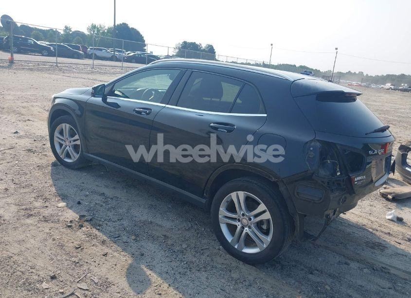 Photo 3 of 2015 Mercedes-benz Gla 250 4MATIC (VIN WDCTG4GB4FJ128536)