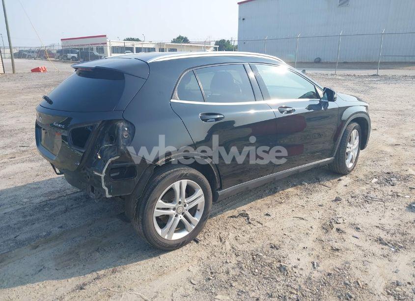 Photo 4 of 2015 Mercedes-benz Gla 250 4MATIC (VIN WDCTG4GB4FJ128536)