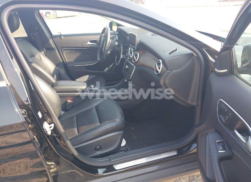 Photo 5 of 2015 Mercedes-benz Gla 250 4MATIC (VIN WDCTG4GB4FJ128536)
