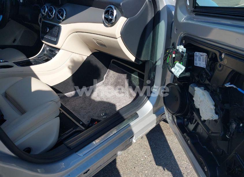 Photo 5 of 2018 Mercedes-benz Gla 250 4MATIC (VIN WDCTG4GB4JJ479228)
