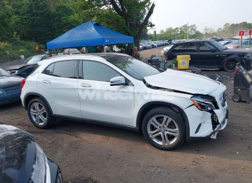 Photo 13 of 2015 Mercedes-benz Gla 250 4MATIC (VIN WDCTG4GB5FJ171363)