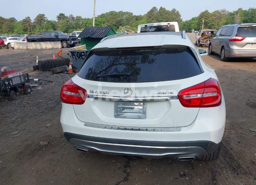 Photo 16 of 2015 Mercedes-benz Gla 250 4MATIC (VIN WDCTG4GB5FJ171363)