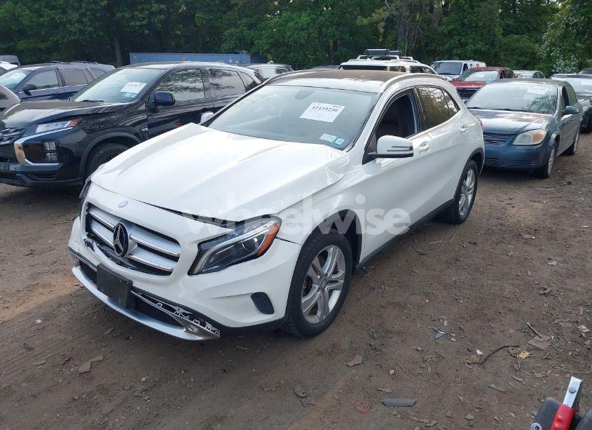 Photo 2 of 2015 Mercedes-benz Gla 250 4MATIC (VIN WDCTG4GB5FJ171363)