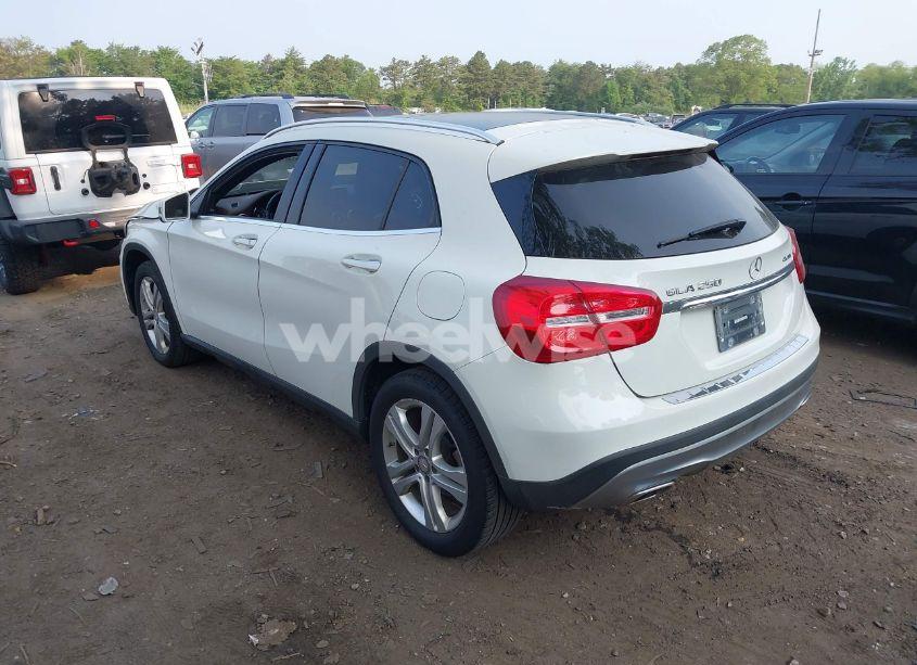 Photo 3 of 2015 Mercedes-benz Gla 250 4MATIC (VIN WDCTG4GB5FJ171363)