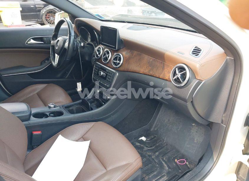 Photo 5 of 2015 Mercedes-benz Gla 250 4MATIC (VIN WDCTG4GB5FJ171363)