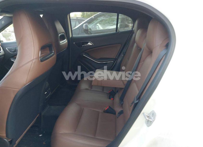Photo 8 of 2015 Mercedes-benz Gla 250 4MATIC (VIN WDCTG4GB5FJ171363)