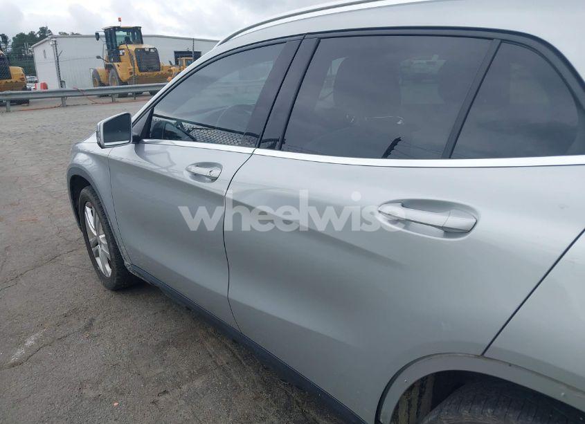 Photo 15 of 2015 Mercedes-benz Gla 250 4MATIC (VIN WDCTG4GB5FJ176997)