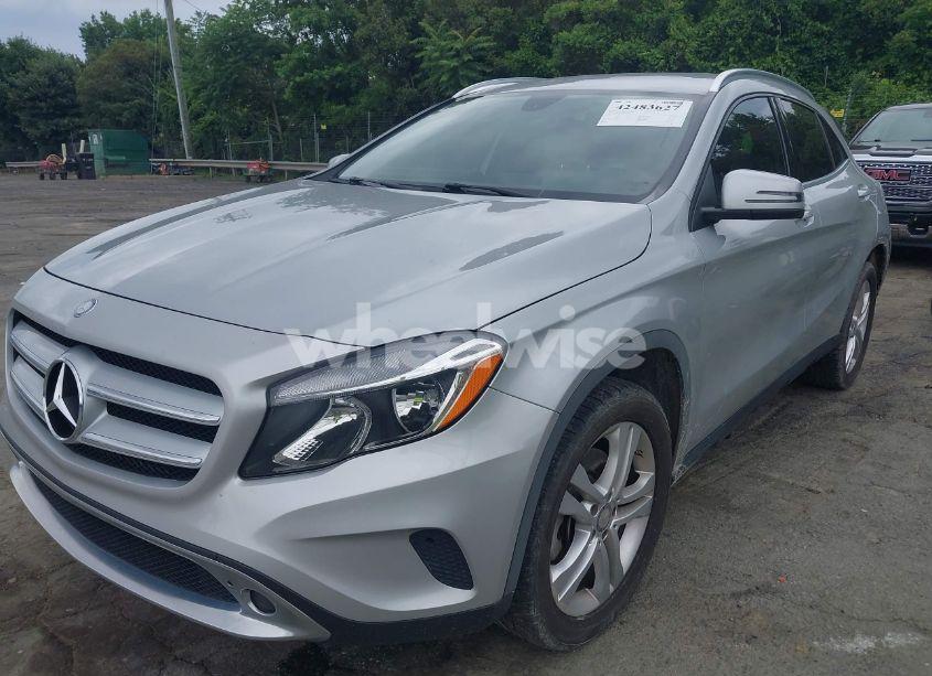 Photo 2 of 2015 Mercedes-benz Gla 250 4MATIC (VIN WDCTG4GB5FJ176997)