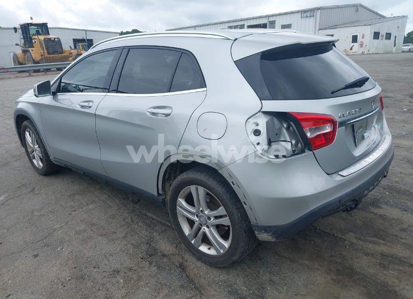 Photo 3 of 2015 Mercedes-benz Gla 250 4MATIC (VIN WDCTG4GB5FJ176997)