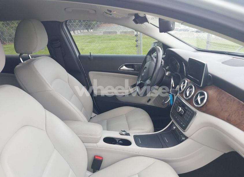 Photo 5 of 2015 Mercedes-benz Gla 250 4MATIC (VIN WDCTG4GB5FJ176997)