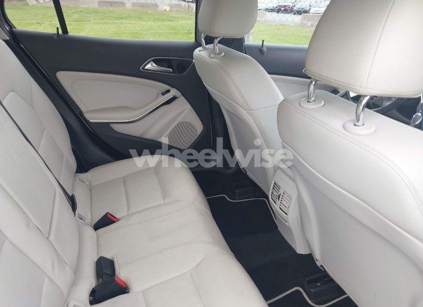 Photo 8 of 2015 Mercedes-benz Gla 250 4MATIC (VIN WDCTG4GB5FJ176997)