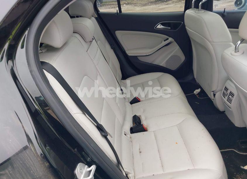 Photo 8 of 2015 Mercedes-benz Gla 250 4MATIC (VIN WDCTG4GB6FJ040796)