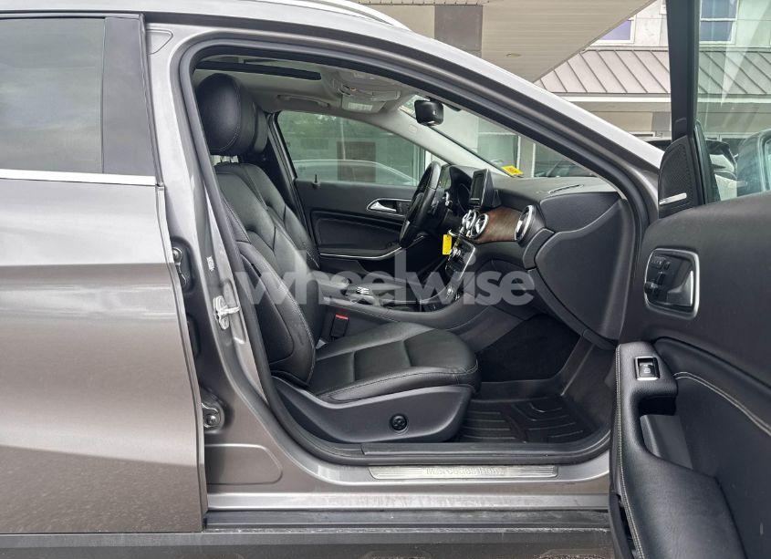 Photo 5 of 2015 Mercedes-benz Gla 250 4MATIC (VIN WDCTG4GB6FJ177222)