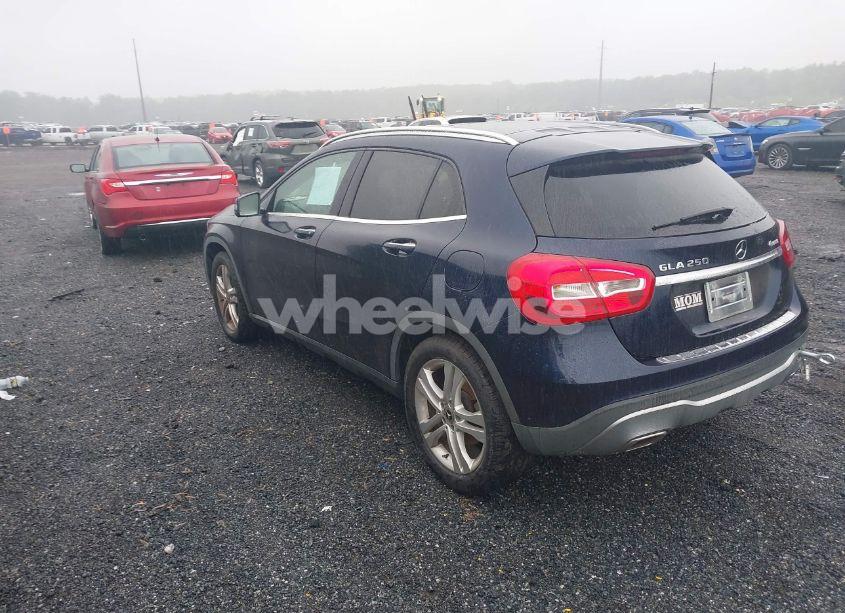 Photo 3 of 2018 Mercedes-benz Gla 250 4MATIC (VIN WDCTG4GB6JJ447378)