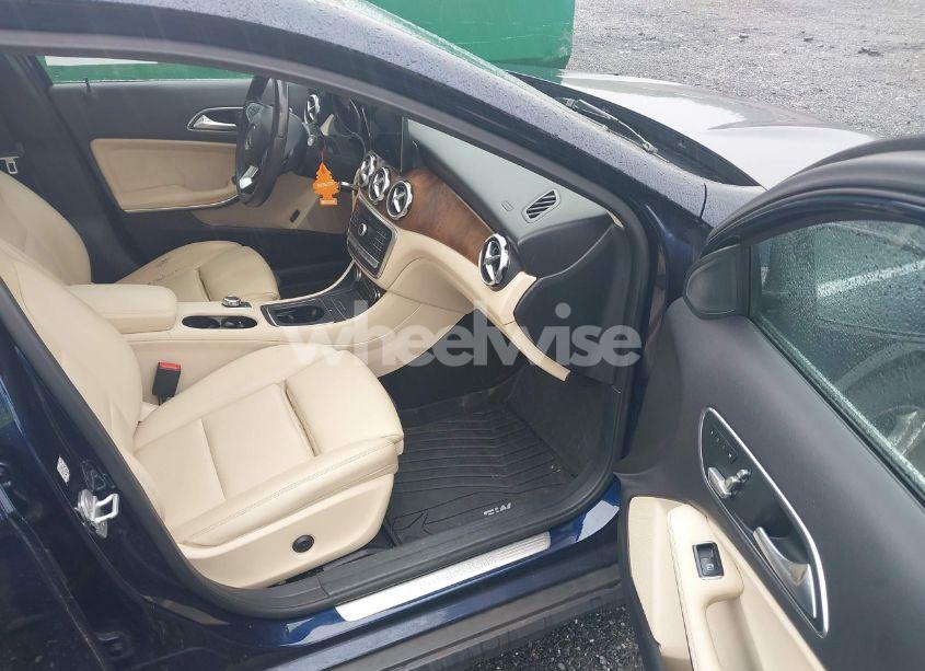 Photo 5 of 2018 Mercedes-benz Gla 250 4MATIC (VIN WDCTG4GB6JJ447378)