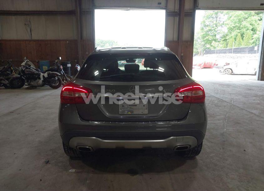 Photo 16 of 2018 Mercedes-benz Gla 250 4MATIC (VIN WDCTG4GB6JJ512410)