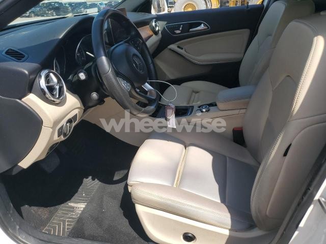 Photo 3 of 2018 MERCEDES-BENZ GLA 250 4MATIC N/A (VIN WDCTG4GB8JJ527667)