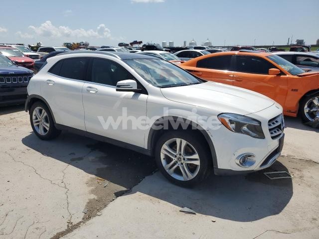 Photo 8 of 2018 MERCEDES-BENZ GLA 250 4MATIC N/A (VIN WDCTG4GB8JJ527667)