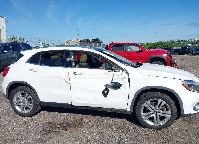 Photo 6 of 2019 Mercedes-benz Gla 250 4MATIC (VIN WDCTG4GBXKU003890)
