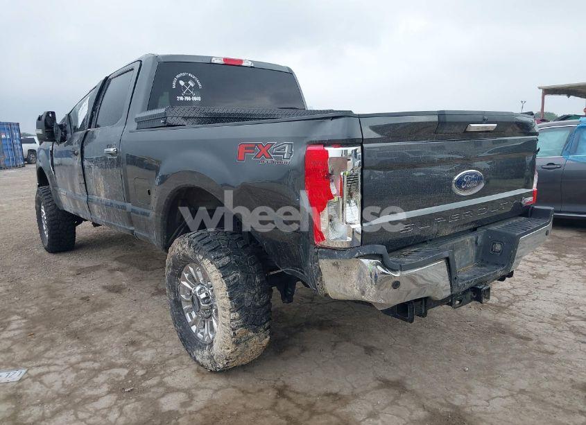 Photo 3 of 2019 Ford F-250 XLT (VIN WDD1J6FB3JF******)