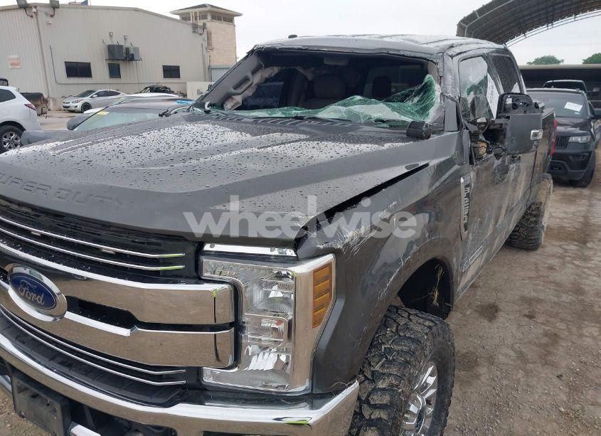 Photo 6 of 2019 Ford F-250 XLT (VIN WDD1J6FB3JF******)